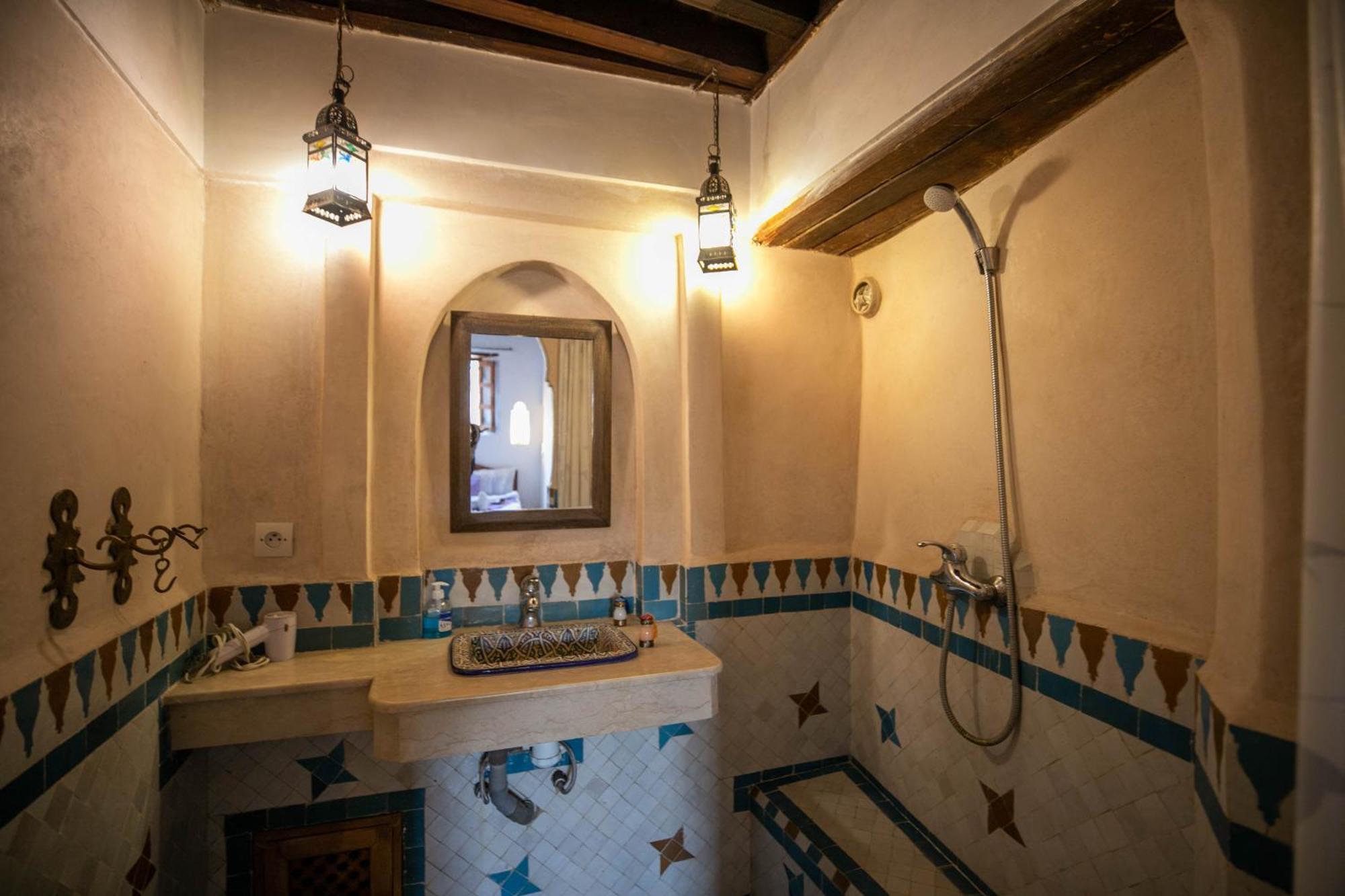 Dar Authentic Fes - Familly Hosting Bed and Breakfast Exteriör bild