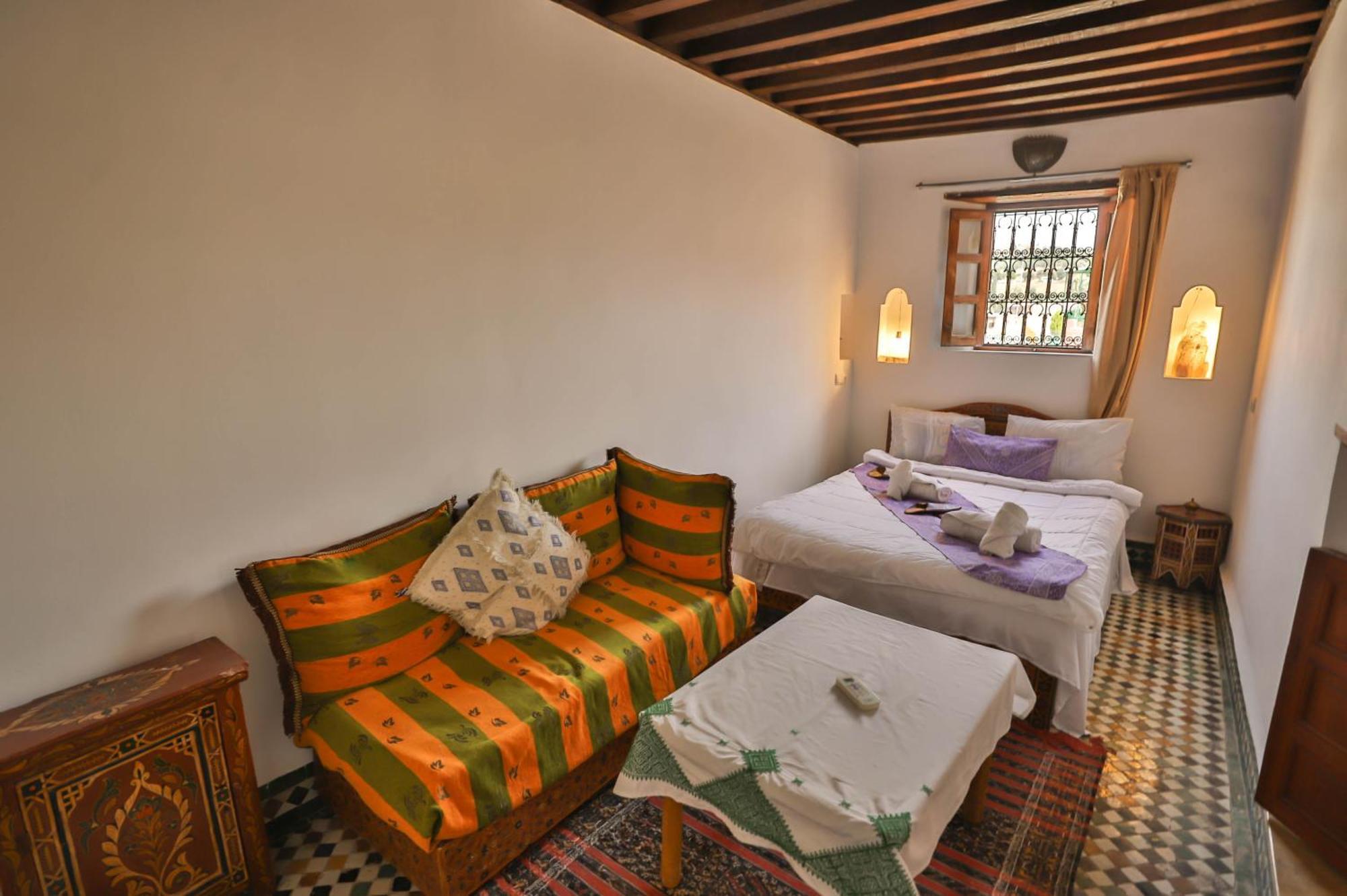 Dar Authentic Fes - Familly Hosting Bed and Breakfast Exteriör bild