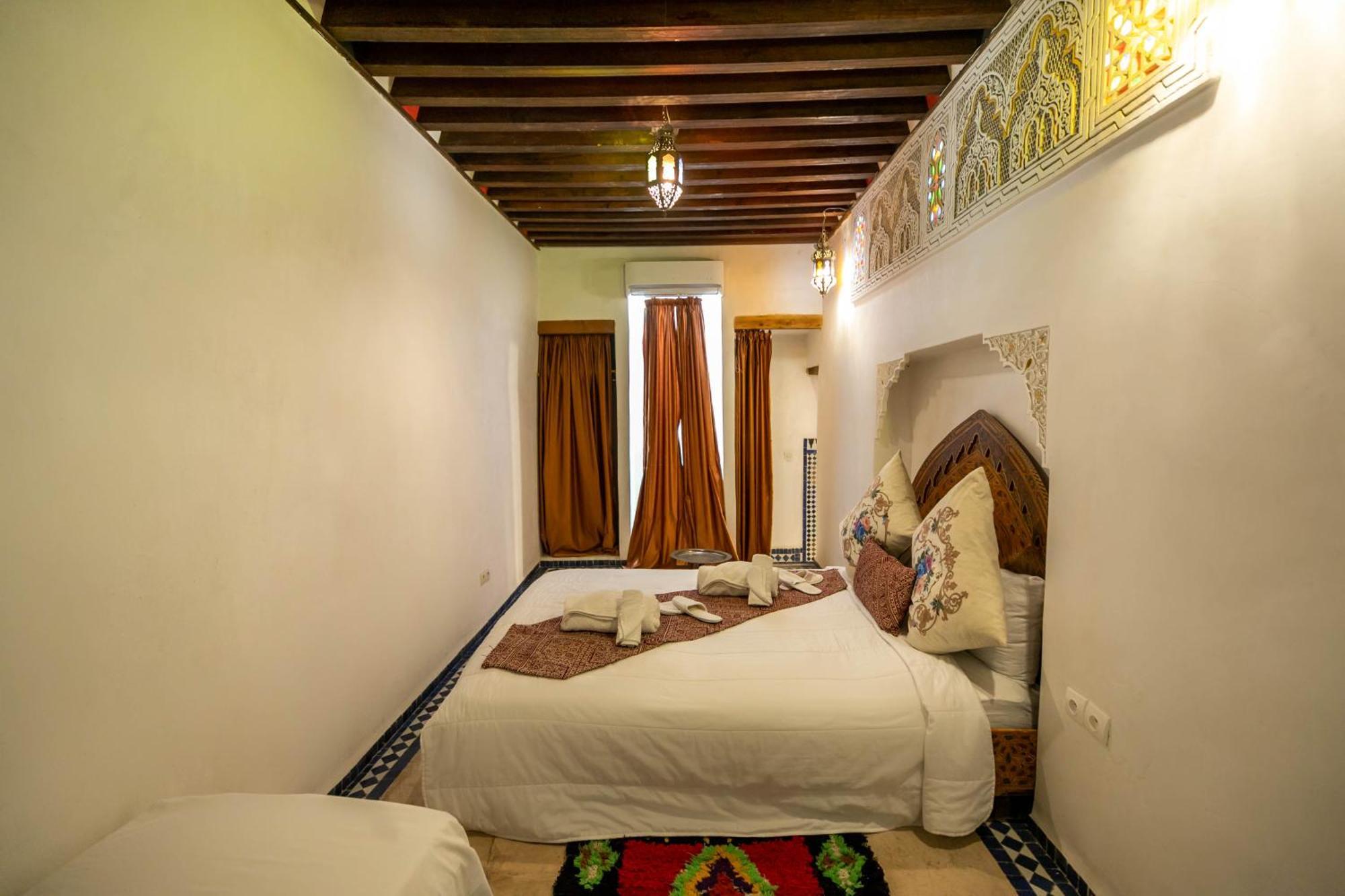 Dar Authentic Fes - Familly Hosting Bed and Breakfast Exteriör bild