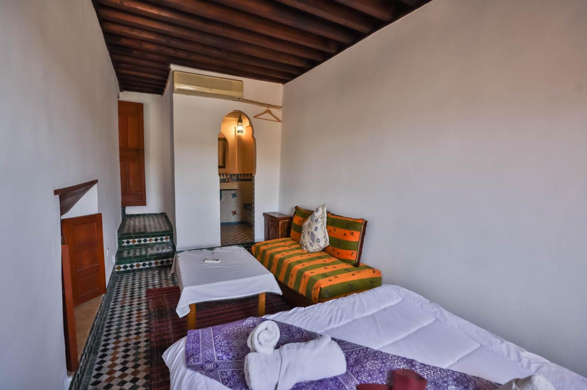 Dar Authentic Fes - Familly Hosting Bed and Breakfast Exteriör bild
