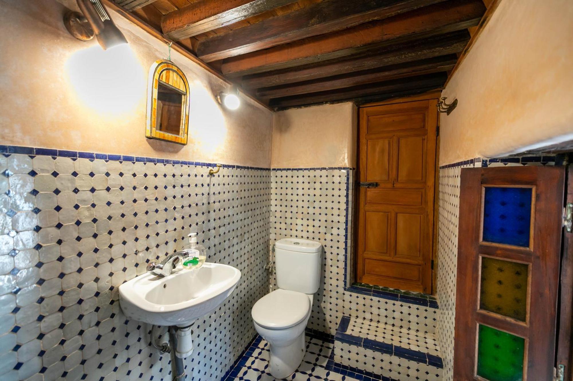 Dar Authentic Fes - Familly Hosting Bed and Breakfast Exteriör bild