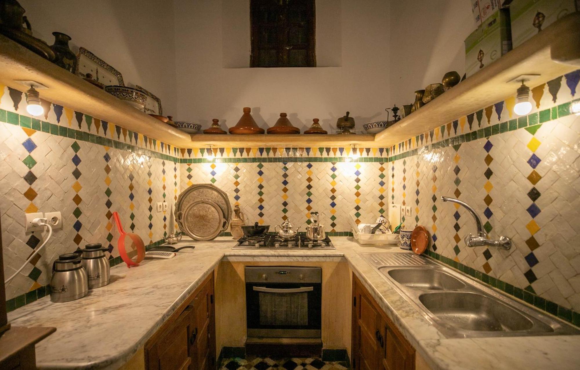 Dar Authentic Fes - Familly Hosting Bed and Breakfast Exteriör bild