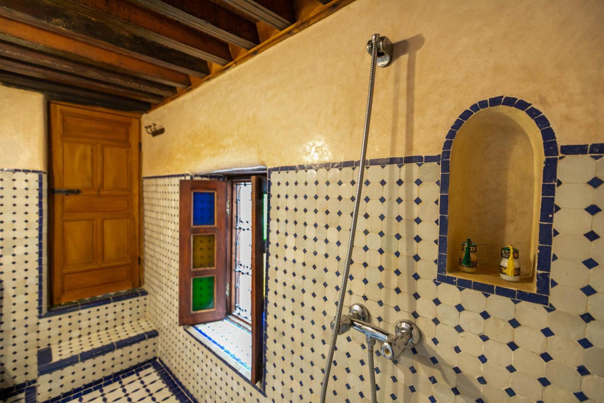 Dar Authentic Fes - Familly Hosting Bed and Breakfast Exteriör bild
